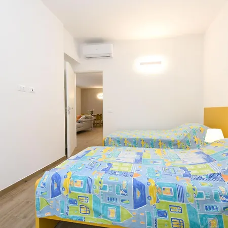 Apartment Tre Passi Dal 1 *