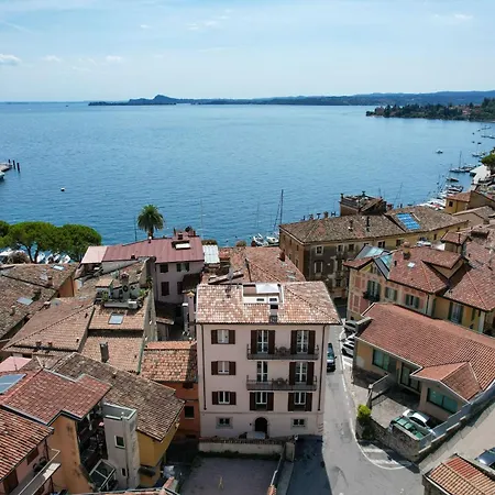 Tre Passi Dal 1 Apartment