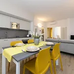 Tre Passi Dal 1 Apartment *